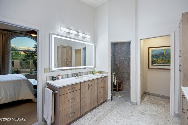 6384 N Desert Wind Circle, Tucson, AZ 85750