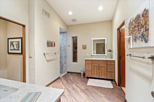 6384 N Desert Wind Circle, Tucson, AZ 85750