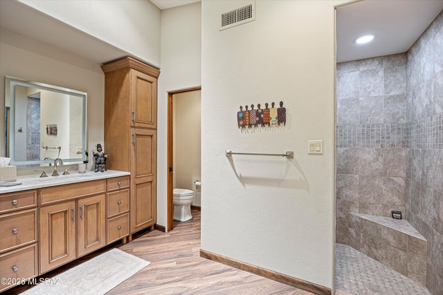 6384 N Desert Wind Circle, Tucson, AZ 85750