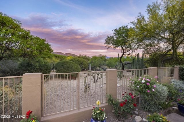 6384 N Desert Wind Circle, Tucson, AZ 85750
