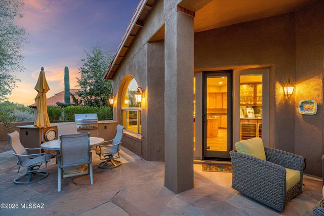 6384 N Desert Wind Circle, Tucson, AZ 85750