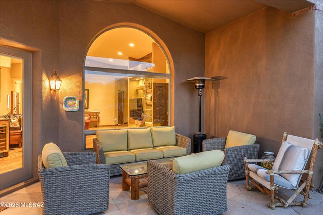 6384 N Desert Wind Circle, Tucson, AZ 85750