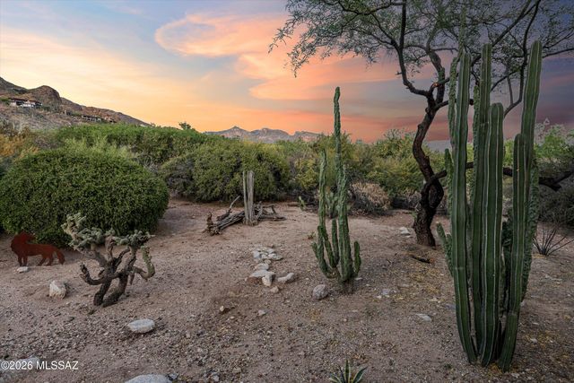 6384 N Desert Wind Circle, Tucson, AZ 85750