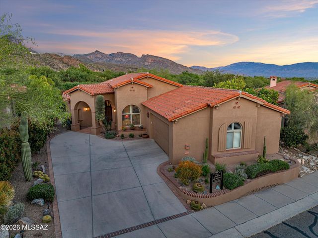 6384 N Desert Wind Circle, Tucson, AZ 85750
