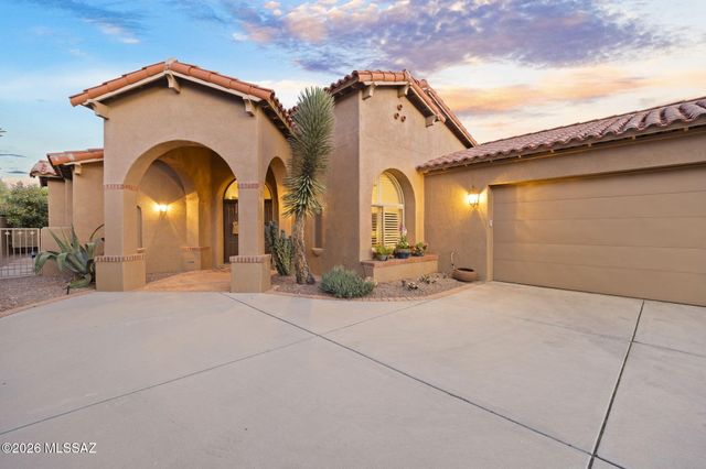 6384 N Desert Wind Circle, Tucson, AZ 85750