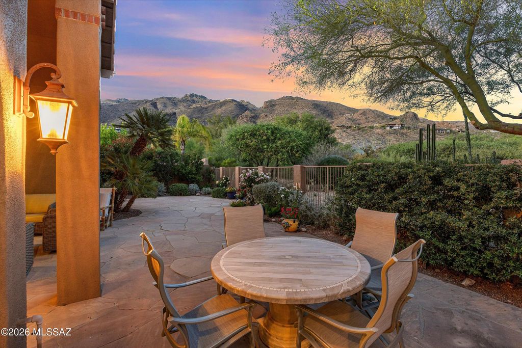 6384 N Desert Wind Circle, Tucson, AZ 85750