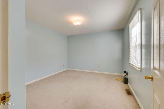 802 Cambridgeshire Court 802, Johnson City, TN 37615