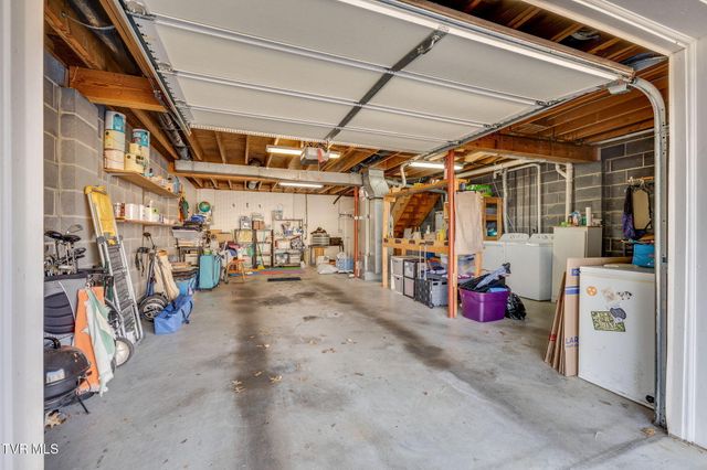 802 Cambridgeshire Court 802, Johnson City, TN 37615