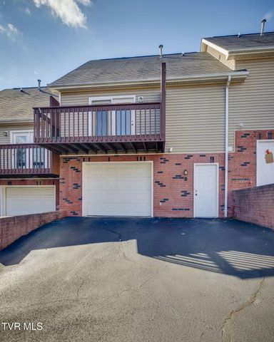 802 Cambridgeshire Court 802, Johnson City, TN 37615