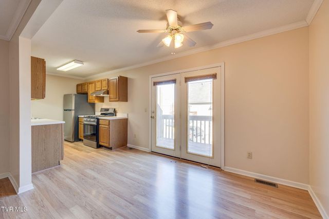 802 Cambridgeshire Court 802, Johnson City, TN 37615