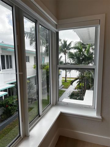 1990 Bay Dr 17, Miami Beach, FL 33141