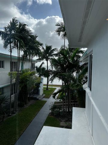 1990 Bay Dr 17, Miami Beach, FL 33141