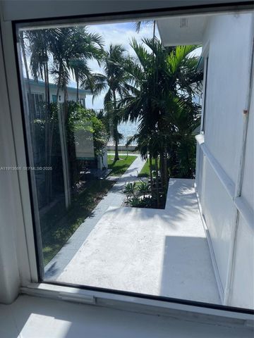 1990 Bay Dr 17, Miami Beach, FL 33141