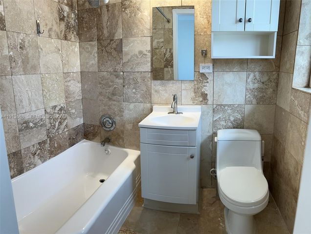 1990 Bay Dr 17, Miami Beach, FL 33141