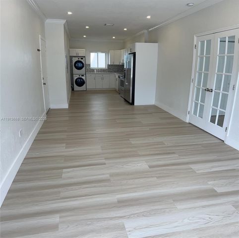 1990 Bay Dr 17, Miami Beach, FL 33141