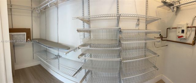 1990 Bay Dr 17, Miami Beach, FL 33141