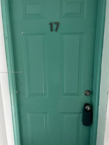 1990 Bay Dr 17, Miami Beach, FL 33141