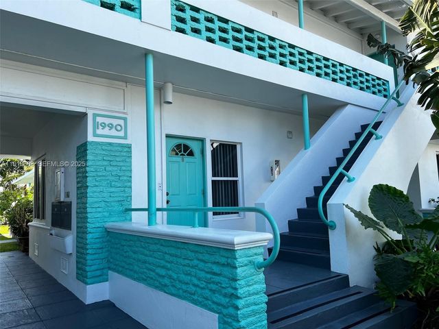1990 Bay Dr 17, Miami Beach, FL 33141