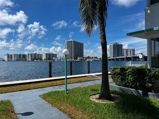 1990 Bay Dr 17, Miami Beach, FL 33141