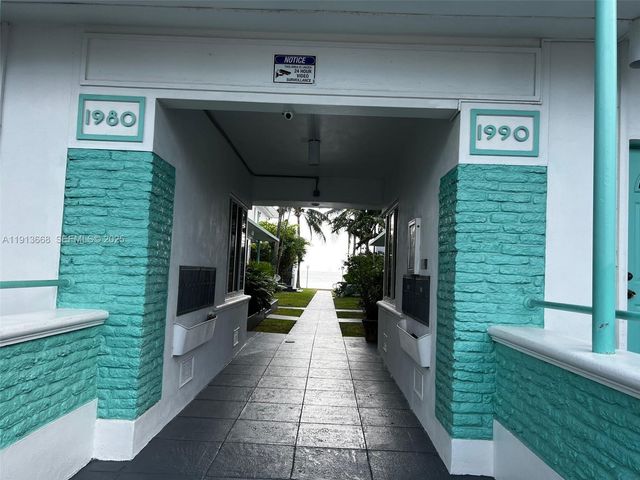 1990 Bay Dr 17, Miami Beach, FL 33141