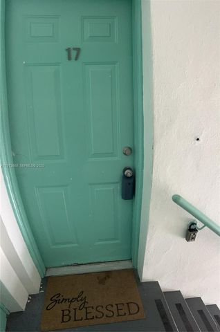 1990 Bay Dr 17, Miami Beach, FL 33141