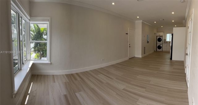 1990 Bay Dr 17, Miami Beach, FL 33141