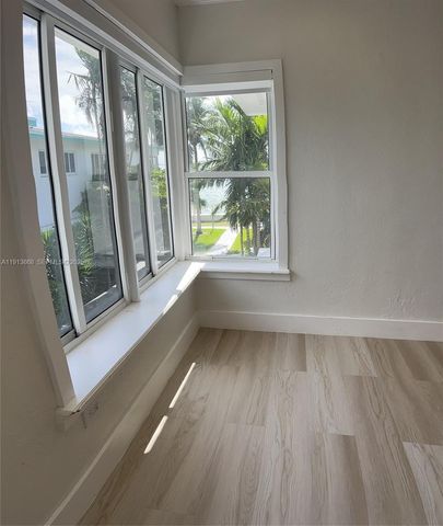 1990 Bay Dr 17, Miami Beach, FL 33141