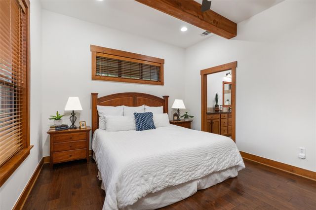 18616 Riverchase DR, Jonestown, TX 78645