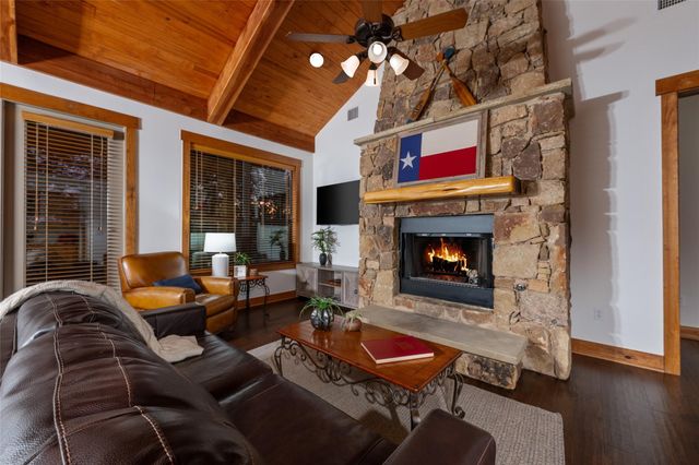 18616 Riverchase DR, Jonestown, TX 78645