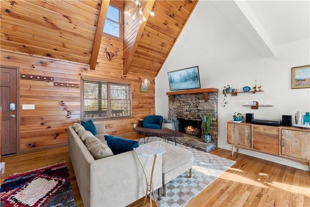 827 Laurel Ridge Road, Cleveland, GA 30528