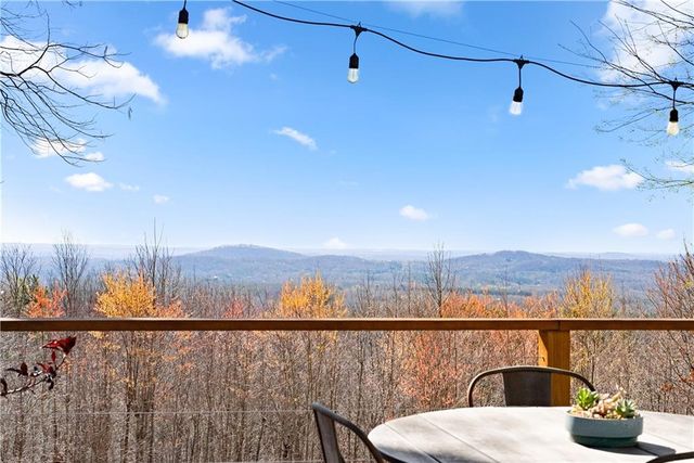 827 Laurel Ridge Road, Cleveland, GA 30528