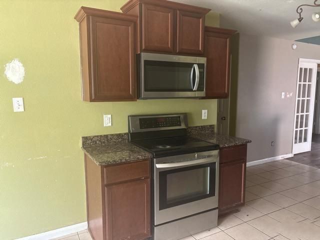 17135 Osprey Landing Drive, Hockley, TX 77447
