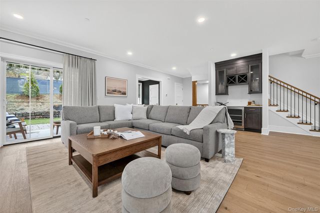 1827 Soundview Court, Yorktown Heights, NY 10598