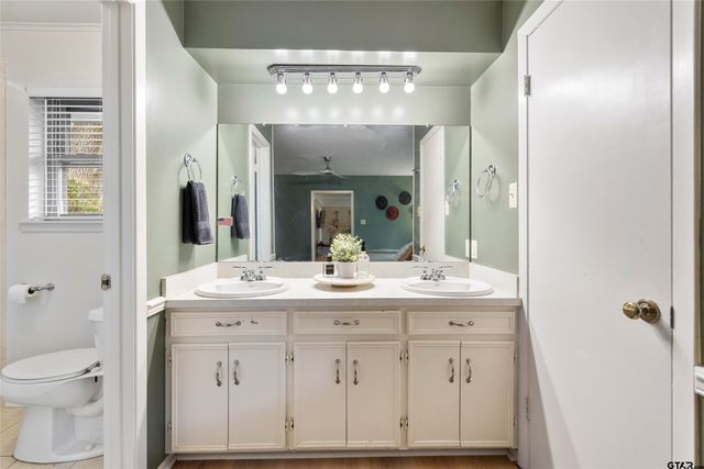 817 Bradley Drive, Athens, TX 75751