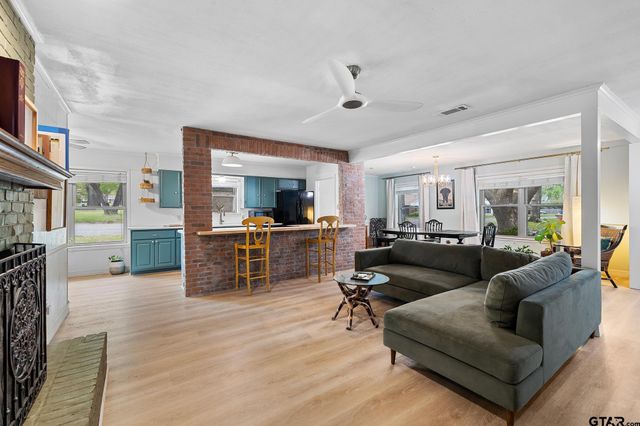 817 Bradley Drive, Athens, TX 75751