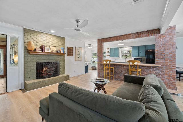 817 Bradley Drive, Athens, TX 75751