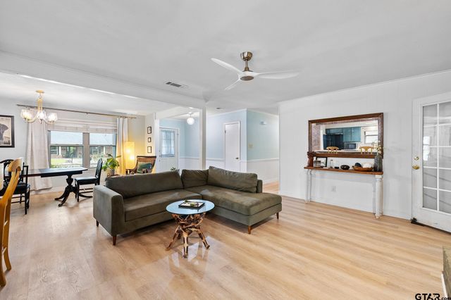 817 Bradley Drive, Athens, TX 75751