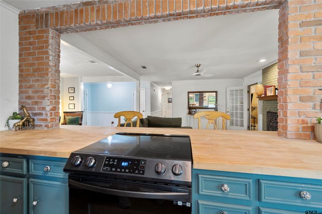 817 Bradley Drive, Athens, TX 75751