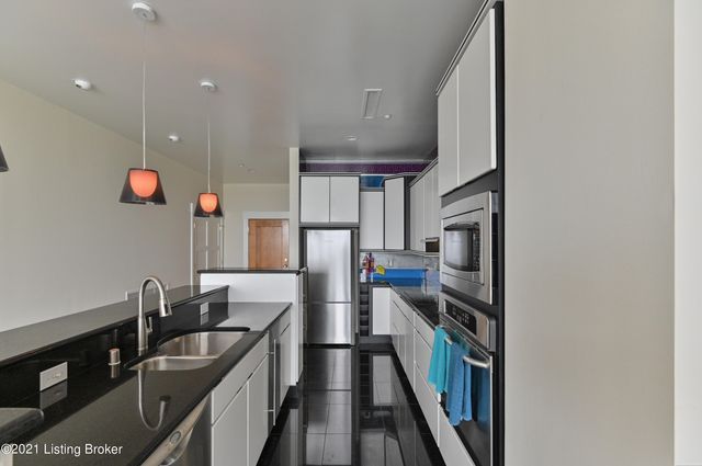 222 E Witherspoon St 703, Louisville, KY 40202