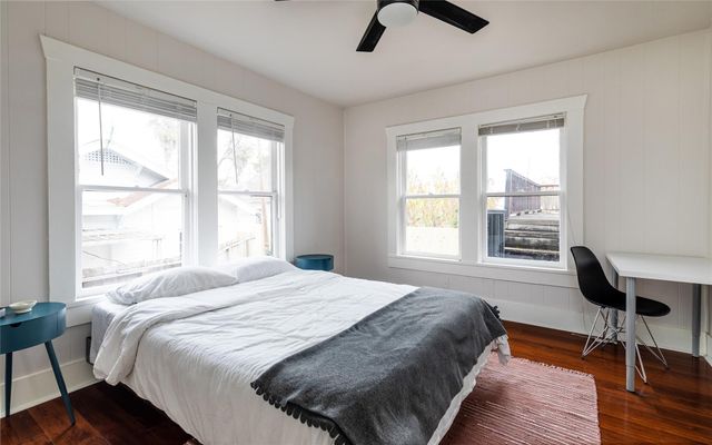 114 Redan 3, Houston, TX 77009