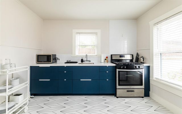 114 Redan 3, Houston, TX 77009