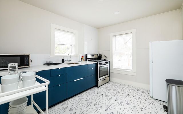 114 Redan 3, Houston, TX 77009