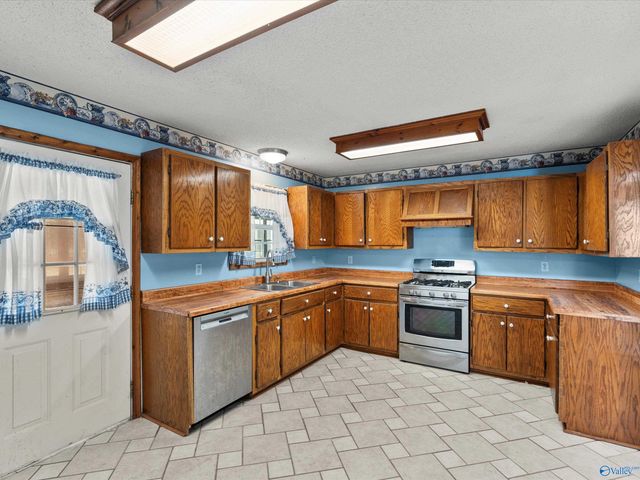 599 Gross Road, Guntersville, AL 35976