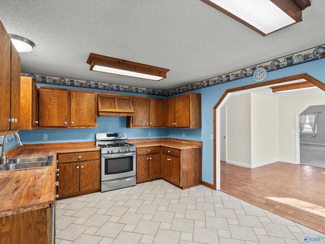 599 Gross Road, Guntersville, AL 35976