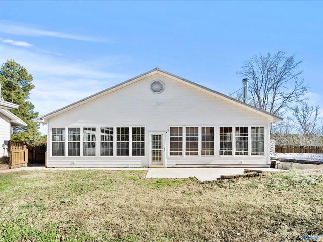 599 Gross Road, Guntersville, AL 35976