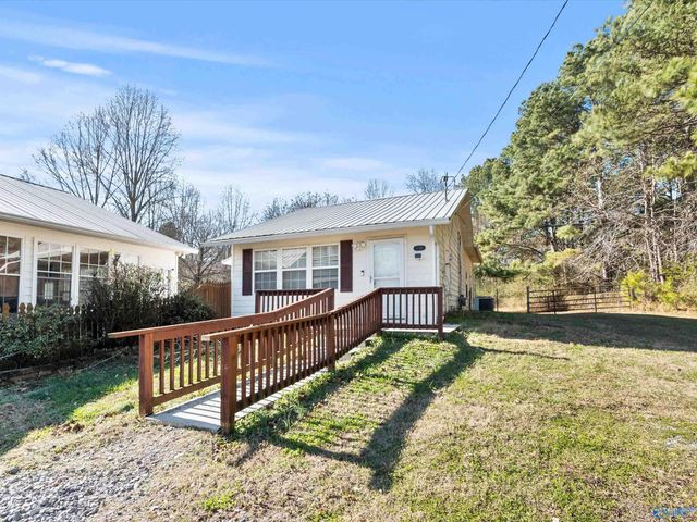 599 Gross Road, Guntersville, AL 35976