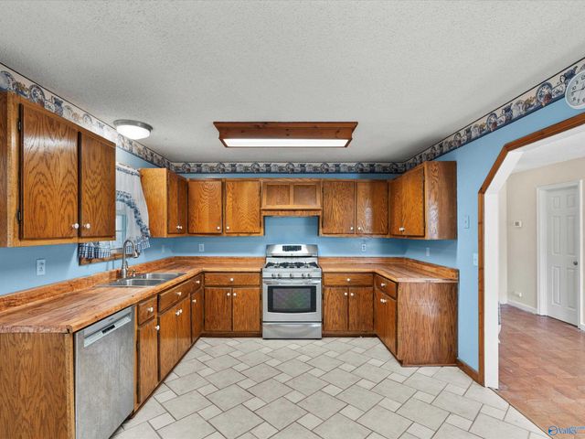 599 Gross Road, Guntersville, AL 35976