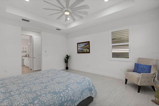 1104 WATERLINE COURT, Sarasota, FL 34240