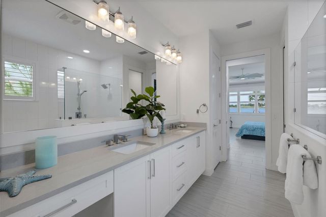 1104 WATERLINE COURT, Sarasota, FL 34240