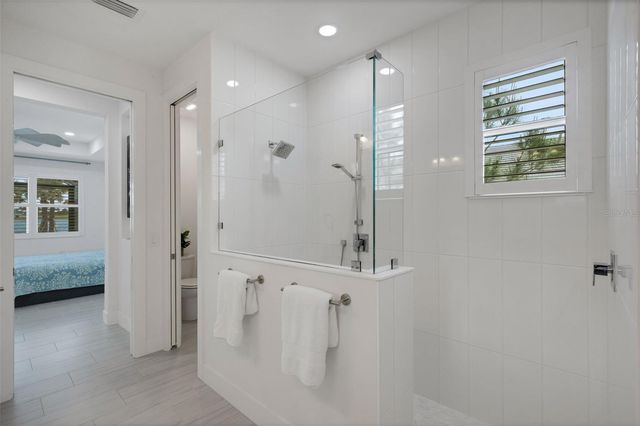 1104 WATERLINE COURT, Sarasota, FL 34240